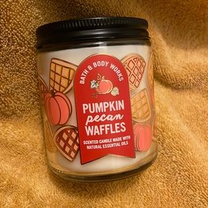 Bath & Body Works Pumpkin Pecan Waffles Candle
